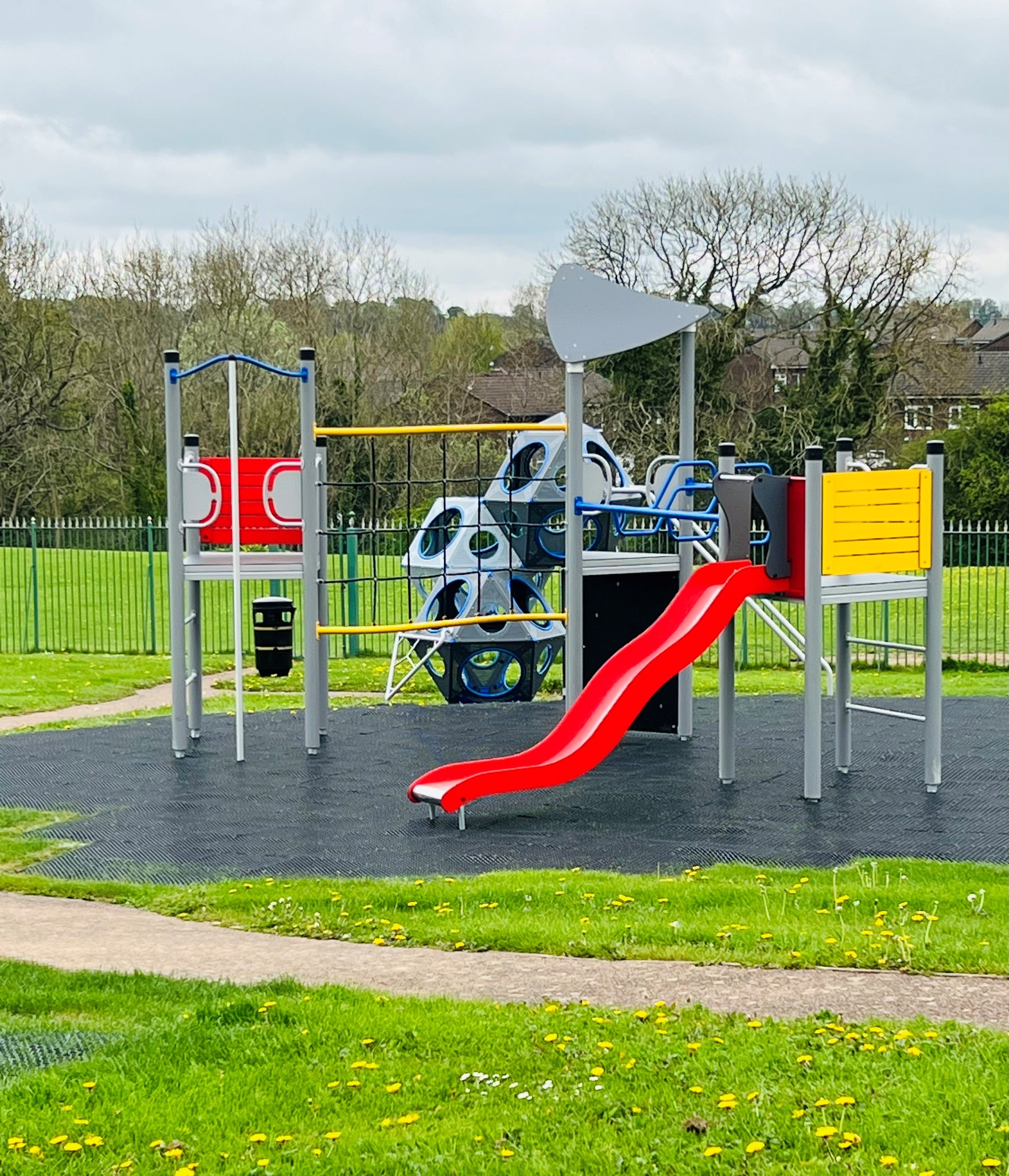 A Photo of play equipment at Oakerside Drive